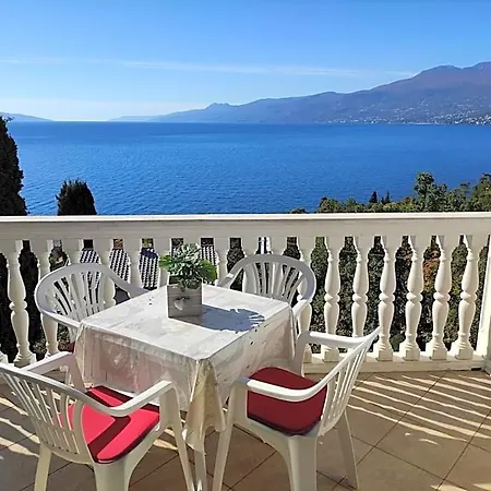 Otel Lamia Na Uzvisini S Pogledom Na Rijeka
