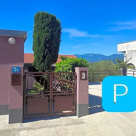 Lamia Na Uzvisini S Pogledom Na